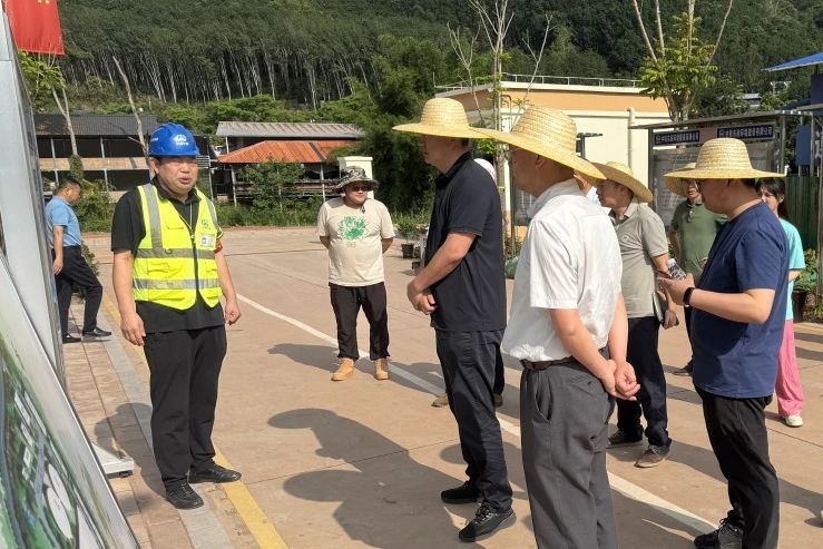 1752484982842386.jpg 云南省住房城鄉(xiāng)建設廳村鎮(zhèn)建設處處長馬望一行到磨憨項目調研.jpg