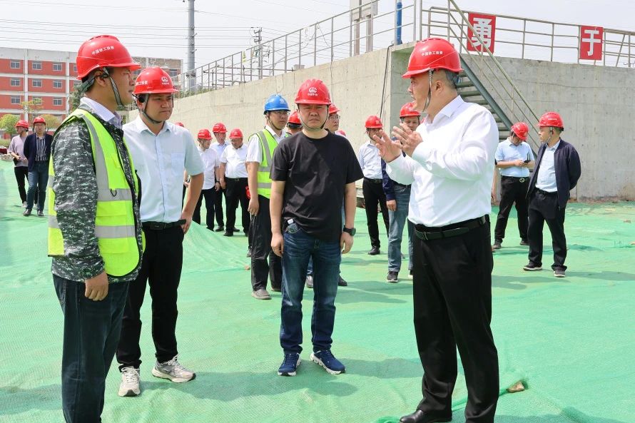 泰州市金東城市建設(shè)投資集團(tuán)黨委書記、董事長(zhǎng)陳祥到姜堰項(xiàng)目檢查指導(dǎo)工作.jpg